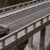 Ford Kuga jadący mostem